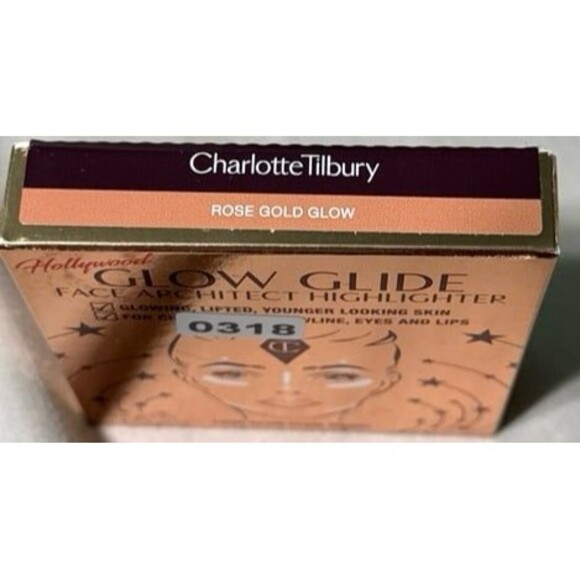 CHARLOTTE TILBURY
Glow Glide Face Architect Highlighter - Rose Gold Glow - Picture 7 of 7